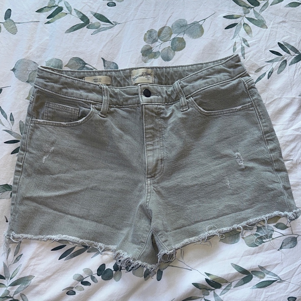 Universal Thread Vintage Midi Size 10 Jean Shorts